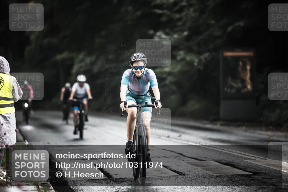 13.09.2026 - Stadtparktriathlon H.Heesch http://msf.ph/oto/10311974 13.09.2026 11:45:37 Radfahren 749, 754, 839, 895 meine-sportfotos.de
