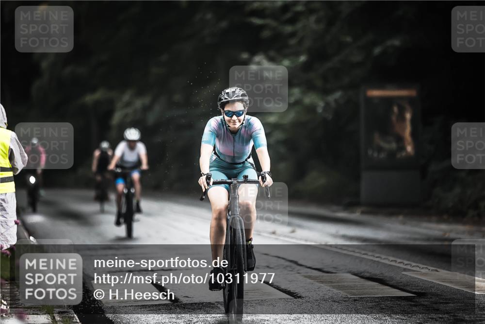 13.09.2026 - Stadtparktriathlon H.Heesch http://msf.ph/oto/10311977 13.09.2026 11:45:37 Radfahren 749, 754, 839, 895 meine-sportfotos.de