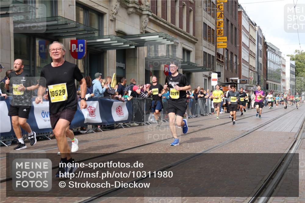 13.09.2026 - 21. swb-Marathon Bremen Strokosch-Dieckow http://msf.ph/oto/10311980 13.09.2026 10:55:32 Ziel 10243, 10298, 10374, 10379, 10423, 10529, 10550, 10690, 10703, 10809, 10952, 11377, 11510, 11790, 11972, 12061, 12108, 12125, 12143, 12188, 12484, 13565, 10203, 10256, 10297, 10725, 10788, 10881, 11014, 11414, 11466, 11557, 11631, 11748, 11862, 11910, 11941, 11975, 11977, 12030, 12150, 12201, 12218, 12258, 12348, 12549 meine-sportfotos.de