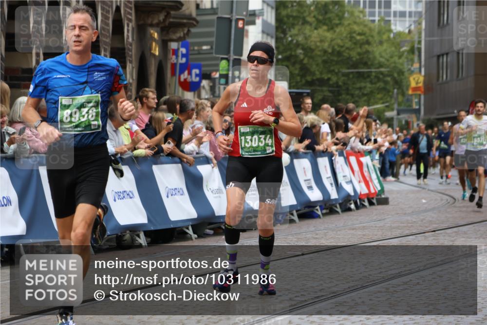 13.09.2026 - 21. swb-Marathon Bremen Strokosch-Dieckow http://msf.ph/oto/10311986 13.09.2026 13:04:31 Ziel 2094, 3284, 3424, 4110, 4239, 6815, 9129, 9544, 9813, 1223, 1224, 1712, 2207, 2956, 5283, 8701, 8936, 9070, 13034 meine-sportfotos.de