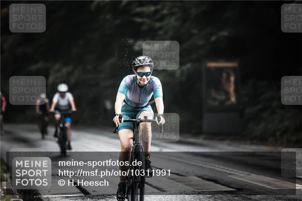 13.09.2026 - Stadtparktriathlon H.Heesch http://msf.ph/oto/10311991 13.09.2026 11:45:37 Radfahren 749, 754, 839, 895 meine-sportfotos.de