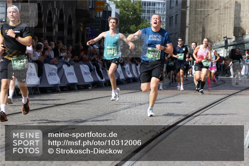 13.09.2026 - 21. swb-Marathon Bremen Strokosch-Dieckow http://msf.ph/oto/10312006 13.09.2026 13:30:43 Ziel 881, 1067, 1909, 1938, 2265, 2364, 2900, 3163, 3164, 3425, 4058, 4415, 4748, 4763, 5506, 6988, 7821, 7966, 8090, 8105, 8116, 8117, 8169, 8314, 8494, 8762, 8878, 8966, 9011, 9015, 9108, 9412, 9529, 9695, 244, 1189, 1533, 1771, 1841, 1941, 2985, 3360, 4251, 4920, 5600, 5681, 5802, 5822, 5900, 6307, 7012, 7760, 8543, 8616, 9290, 9507, 9653, 9767, 9962, 9976, 13152, 13215 meine-sportfotos.de
