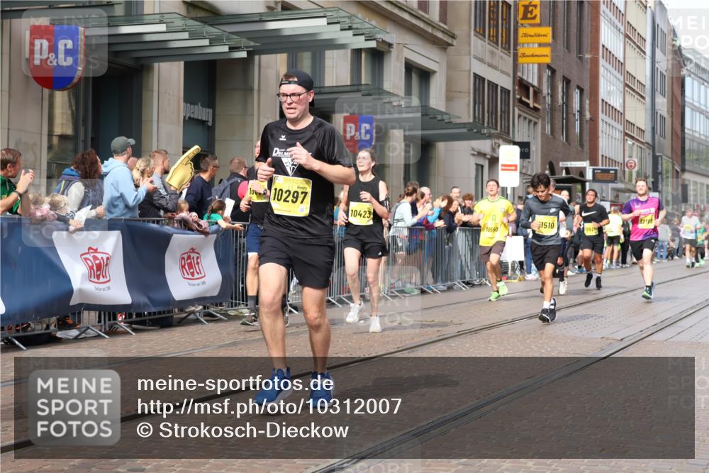 13.09.2026 - 21. swb-Marathon Bremen Strokosch-Dieckow http://msf.ph/oto/10312007 13.09.2026 10:55:33 Ziel 10243, 10298, 10374, 10379, 10423, 10529, 10550, 10690, 10703, 10809, 10952, 11377, 11510, 11790, 11972, 12061, 12108, 12125, 12143, 12188, 12484, 13565, 10203, 10256, 10297, 10379, 10529, 10725, 10788, 10881, 11014, 11377, 11414, 11466, 11557, 11631, 11748, 11862, 11910, 11941, 11975, 11977, 12030, 12150, 12201, 12218, 12258, 12348, 12549 meine-sportfotos.de