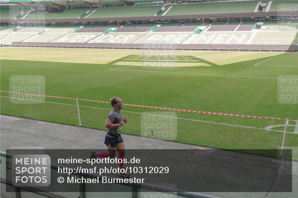 13.09.2026 - 21. swb-Marathon Bremen Michael Burmester http://msf.ph/oto/10312029 13.09.2026 12:47:41 Laufen im Stadion 382, 384, 538, 604, 621, 868, 889, 1554, 1872, 1925, 2021, 2087, 2266, 2538, 2605, 2646, 2809, 2844, 2956, 3110, 3118, 3127, 3196, 3242, 3284, 3297, 3424, 3466, 3520, 3794, 3910, 4025, 4236, 4239, 4614, 4712, 4729, 4777, 4808, 4992, 5024, 5238, 5283, 5674, 5725, 5803, 5976, 6025, 6053, 6058, 6686, 6708, 6784, 6815, 6951, 7102, 7399, 7538, 7803, 7814, 7871, 8060, 8334, 8611, 8621, 8706, 8877, 8973, 8980, 8981, 8983, 9010, 9061, 9429, 9544, 9689, 9813, 9918, 9934 meine-sportfotos.de