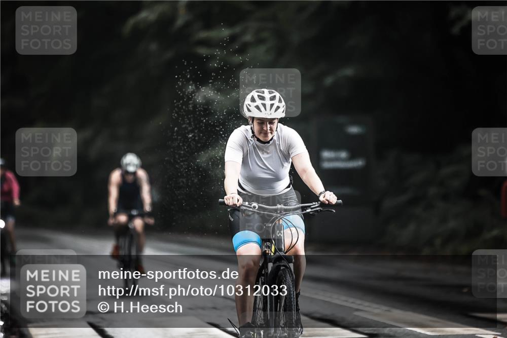 13.09.2026 - Stadtparktriathlon H.Heesch http://msf.ph/oto/10312033 13.09.2026 11:45:40 Radfahren 749, 754, 816, 839, 895 meine-sportfotos.de
