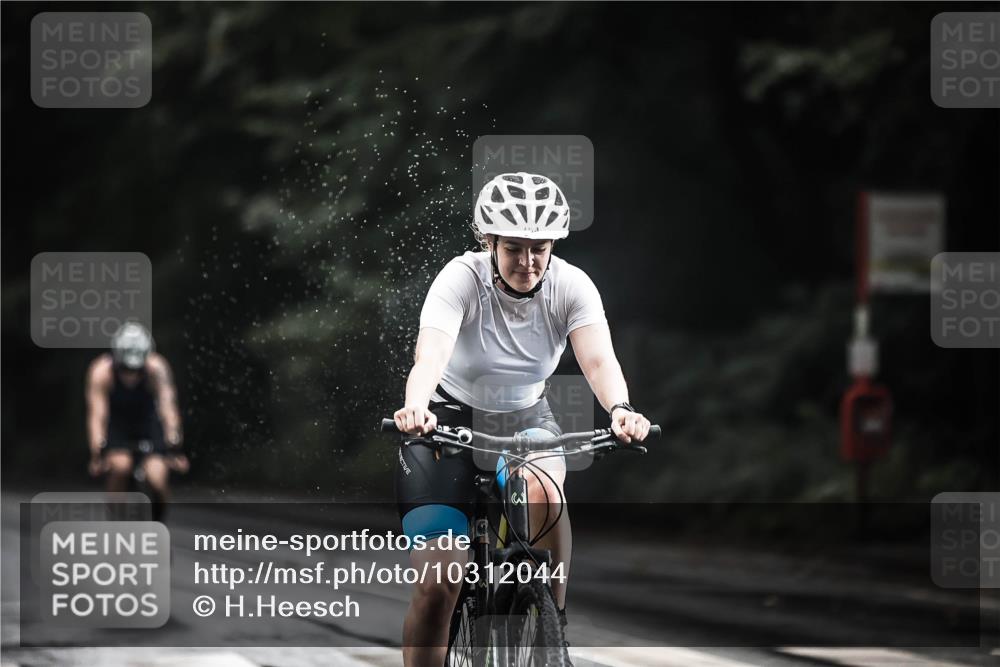 13.09.2026 - Stadtparktriathlon H.Heesch http://msf.ph/oto/10312044 13.09.2026 11:45:41 Radfahren 749, 754, 816, 839, 895 meine-sportfotos.de