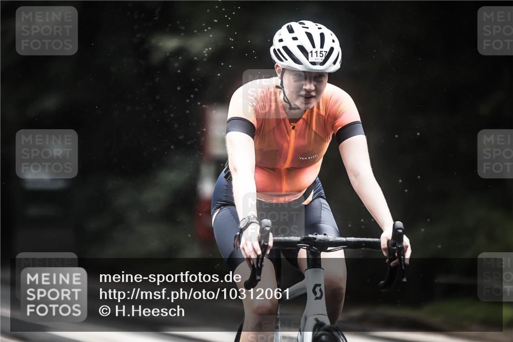 13.09.2026 - Stadtparktriathlon H.Heesch http://msf.ph/oto/10312061 13.09.2026 12:53:05 Radfahren 1081, 1134, 1157, 1194 meine-sportfotos.de