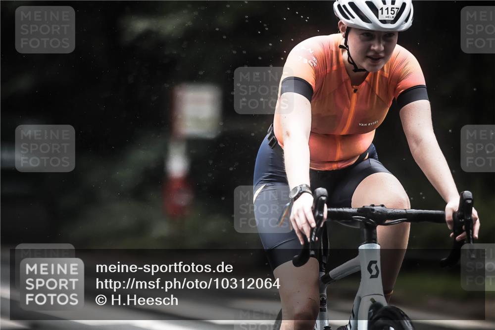 13.09.2026 - Stadtparktriathlon H.Heesch http://msf.ph/oto/10312064 13.09.2026 12:53:05 Radfahren 1081, 1134, 1157, 1194 meine-sportfotos.de
