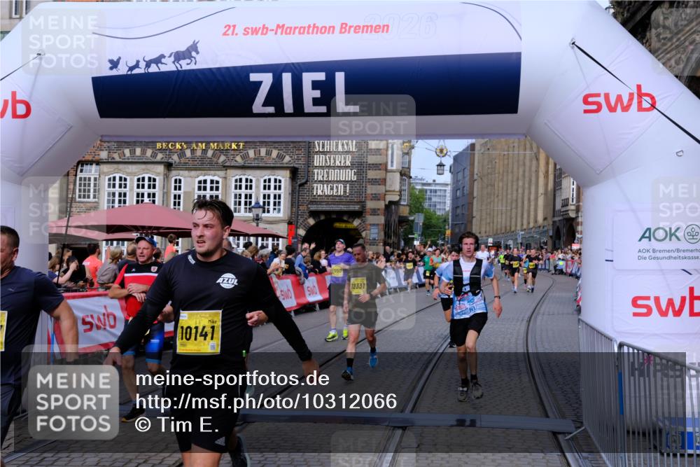 13.09.2026 - 21. swb-Marathon Bremen Tim E. http://msf.ph/oto/10312066 13.09.2026 10:53:58 Ziel 10141, 10174, 10222, 10227, 10478, 10479, 10626, 10684, 10685, 10838, 10845, 10905, 11242, 11446, 11489, 11502, 11596, 11800, 11950, 12119, 12331, 12341, 12405, 12492, 13597 meine-sportfotos.de