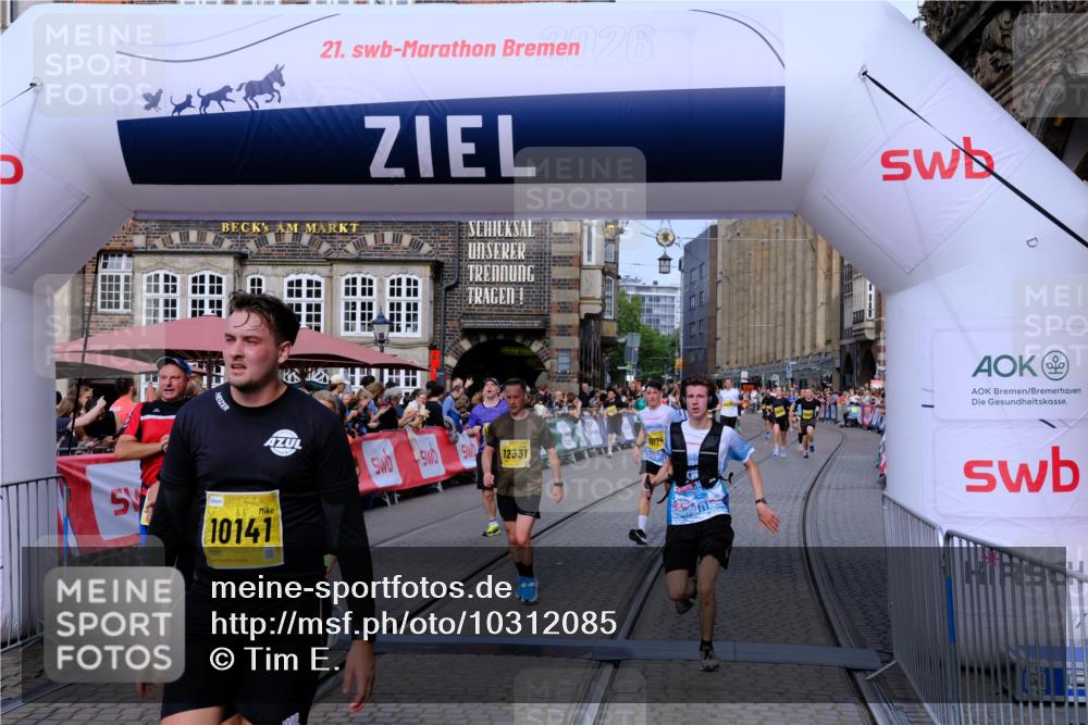 13.09.2026 - 21. swb-Marathon Bremen Tim E. http://msf.ph/oto/10312085 13.09.2026 10:53:58 Ziel 10141, 10174, 10222, 10227, 10478, 10479, 10626, 10684, 10685, 10838, 10845, 10905, 11242, 11446, 11489, 11502, 11596, 11800, 11950, 12119, 12331, 12341, 12405, 12492, 13597 meine-sportfotos.de