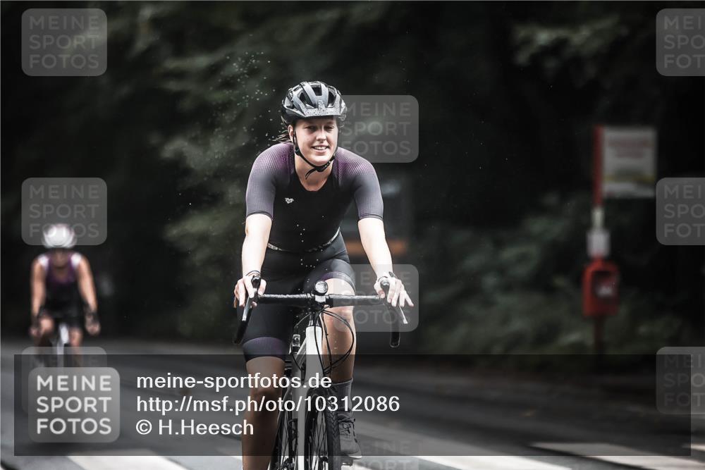 13.09.2026 - Stadtparktriathlon H.Heesch http://msf.ph/oto/10312086 13.09.2026 12:53:13 Radfahren 1102, 1148, 1220, 1298 meine-sportfotos.de