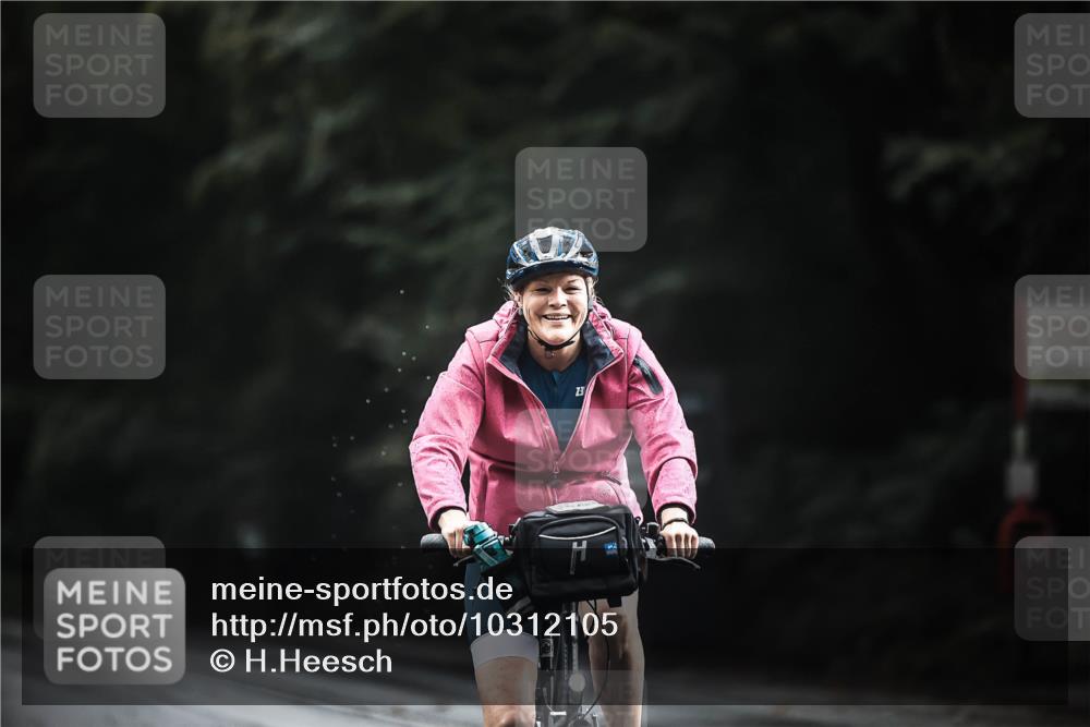 13.09.2026 - Stadtparktriathlon H.Heesch http://msf.ph/oto/10312105 13.09.2026 11:45:46 Radfahren 754, 816, 839, 926 meine-sportfotos.de