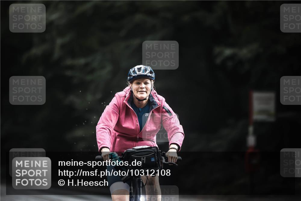 13.09.2026 - Stadtparktriathlon H.Heesch http://msf.ph/oto/10312108 13.09.2026 11:45:46 Radfahren 754, 816, 839, 926 meine-sportfotos.de