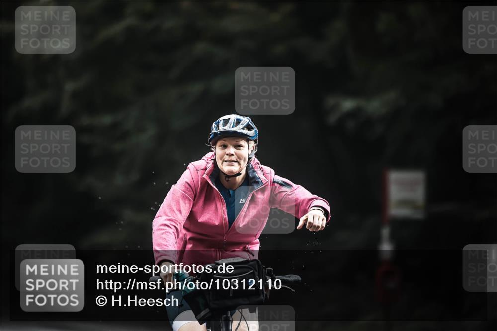 13.09.2026 - Stadtparktriathlon H.Heesch http://msf.ph/oto/10312110 13.09.2026 11:45:46 Radfahren 754, 816, 839, 926 meine-sportfotos.de