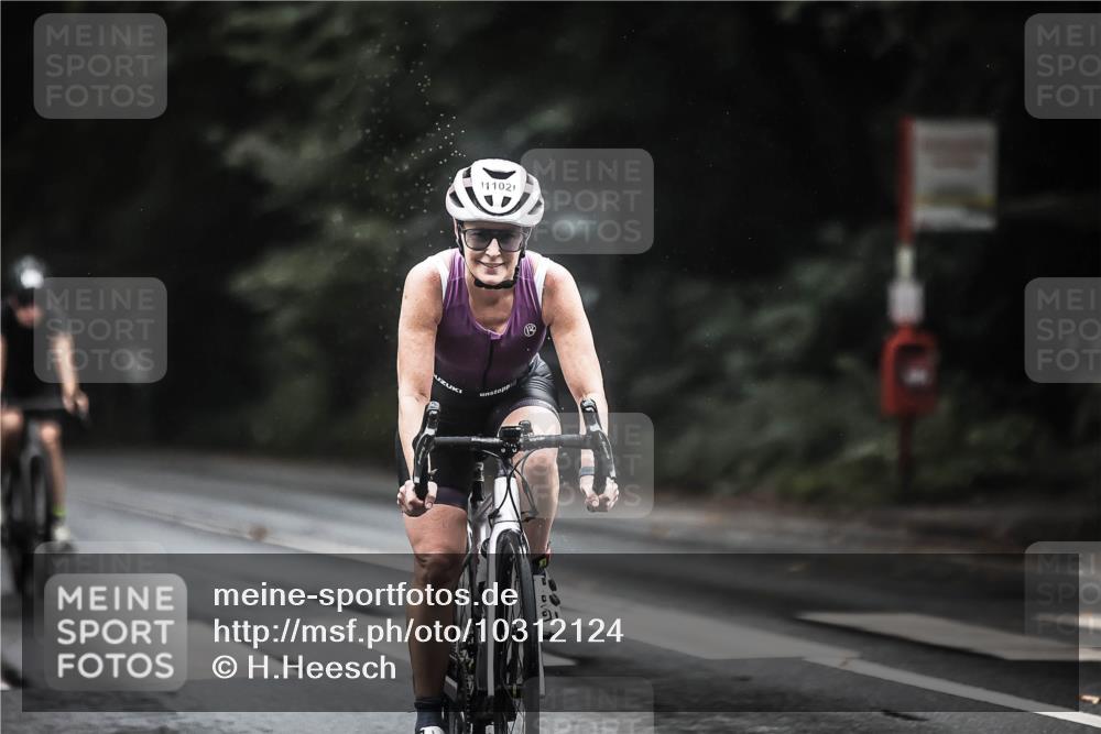 13.09.2026 - Stadtparktriathlon H.Heesch http://msf.ph/oto/10312124 13.09.2026 12:53:15 Radfahren 1102, 1148, 1199, 1220, 1282, 1298 meine-sportfotos.de