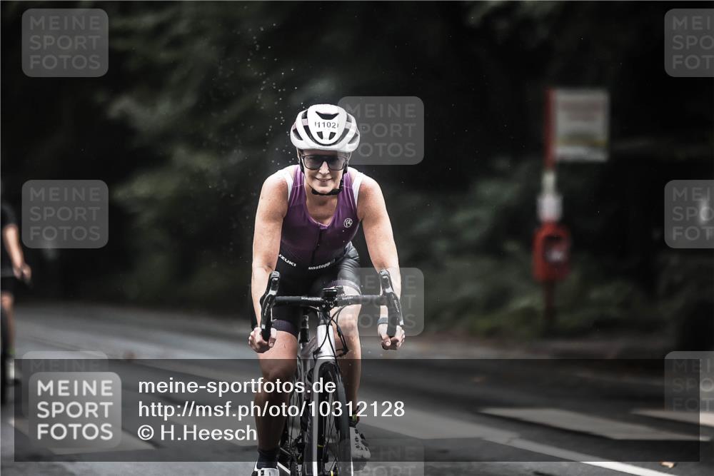 13.09.2026 - Stadtparktriathlon H.Heesch http://msf.ph/oto/10312128 13.09.2026 12:53:15 Radfahren 1102, 1148, 1199, 1220, 1282, 1298 meine-sportfotos.de