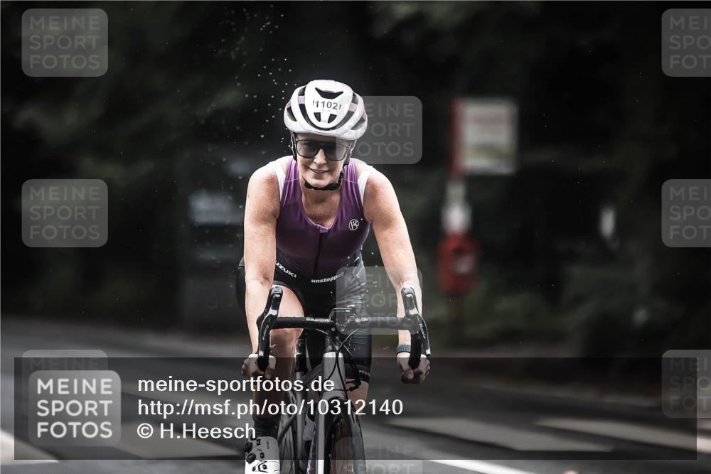 13.09.2026 - Stadtparktriathlon H.Heesch http://msf.ph/oto/10312140 13.09.2026 12:53:15 Radfahren 1102, 1148, 1199, 1220, 1282, 1298 meine-sportfotos.de