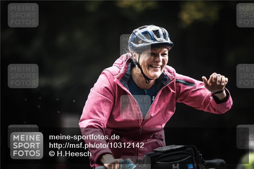 13.09.2026 - Stadtparktriathlon H.Heesch http://msf.ph/oto/10312142 13.09.2026 11:45:47 Radfahren 754, 816, 839, 866, 926 meine-sportfotos.de
