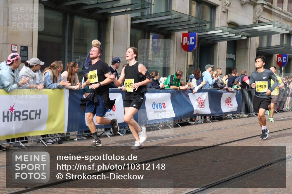 13.09.2026 - 21. swb-Marathon Bremen Strokosch-Dieckow http://msf.ph/oto/10312148 13.09.2026 10:55:35 Ziel 10243, 10298, 10374, 10423, 10550, 10690, 10703, 10809, 10952, 11510, 11790, 11972, 12061, 12108, 12125, 12143, 12188, 12484, 13565, 10203, 10256, 10297, 10379, 10529, 10725, 10788, 10881, 11014, 11377, 11414, 11466, 11557, 11748, 11862, 11910, 11941, 11975, 11977, 12030, 12150, 12218, 12258, 12348, 12549 meine-sportfotos.de