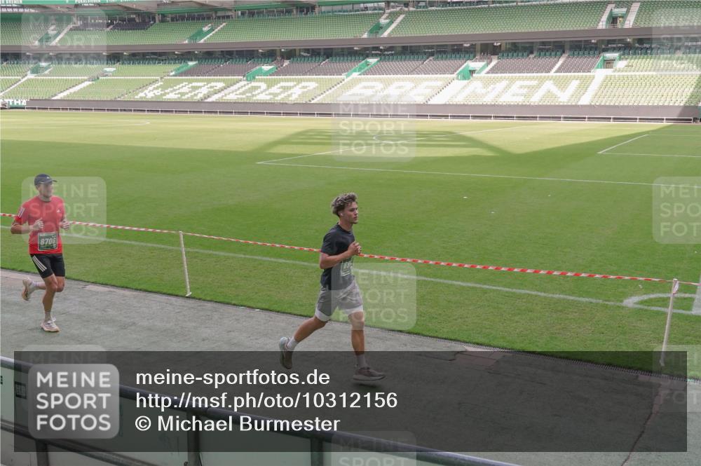 13.09.2026 - 21. swb-Marathon Bremen Michael Burmester http://msf.ph/oto/10312156 13.09.2026 12:47:55 Laufen im Stadion 382, 384, 538, 604, 621, 826, 868, 889, 1349, 1554, 1872, 1925, 2021, 2266, 2538, 2605, 2646, 2809, 2844, 2956, 3110, 3118, 3127, 3196, 3242, 3284, 3297, 3424, 3466, 3520, 3794, 3910, 4025, 4236, 4239, 4614, 4712, 4729, 4777, 4808, 4992, 5725, 5803, 5976, 6025, 6053, 6058, 6686, 6708, 6784, 6815, 6951, 7064, 7102, 7399, 7538, 7636, 7803, 7814, 7871, 8060, 8334, 8611, 8621, 8706, 8877, 8973, 8980, 8981, 8983, 9010, 9061, 9429, 9544, 9689, 9813, 9918, 9934 meine-sportfotos.de