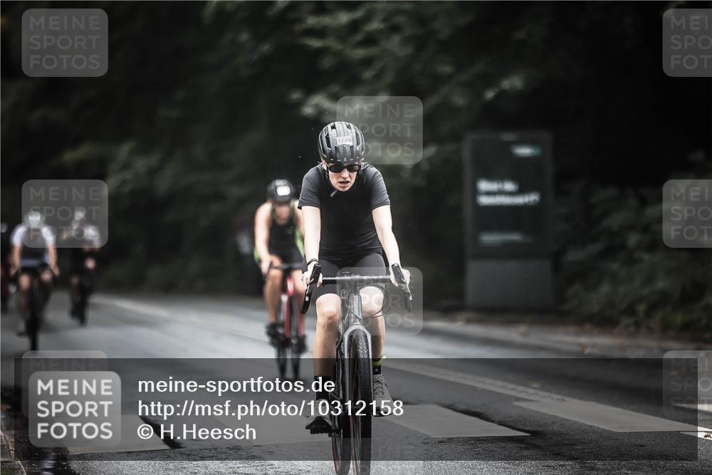 13.09.2026 - Stadtparktriathlon H.Heesch http://msf.ph/oto/10312158 13.09.2026 12:53:16 Radfahren 1102, 1148, 1199, 1220, 1282, 1298 meine-sportfotos.de