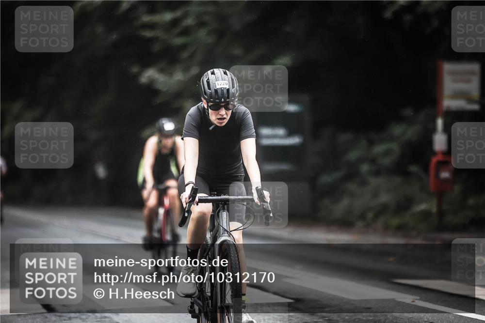 13.09.2026 - Stadtparktriathlon H.Heesch http://msf.ph/oto/10312170 13.09.2026 12:53:17 Radfahren 1102, 1148, 1199, 1220, 1228, 1282, 1298 meine-sportfotos.de