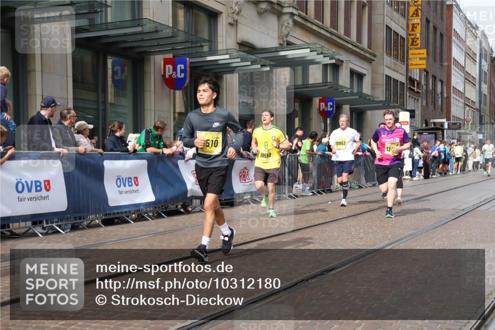 13.09.2026 - 21. swb-Marathon Bremen Strokosch-Dieckow http://msf.ph/oto/10312180 13.09.2026 10:55:36 Ziel 10243, 10298, 10374, 10423, 10550, 10690, 10703, 10809, 10952, 11510, 11790, 11972, 12061, 12108, 12125, 12143, 12188, 12484, 13565, 10203, 10256, 10297, 10379, 10423, 10529, 10725, 10788, 10809, 10881, 11377, 11414, 11466, 11557, 11748, 11862, 11910, 11941, 11975, 11977, 12030, 12125, 12150, 12188, 12218, 12258, 12348 meine-sportfotos.de