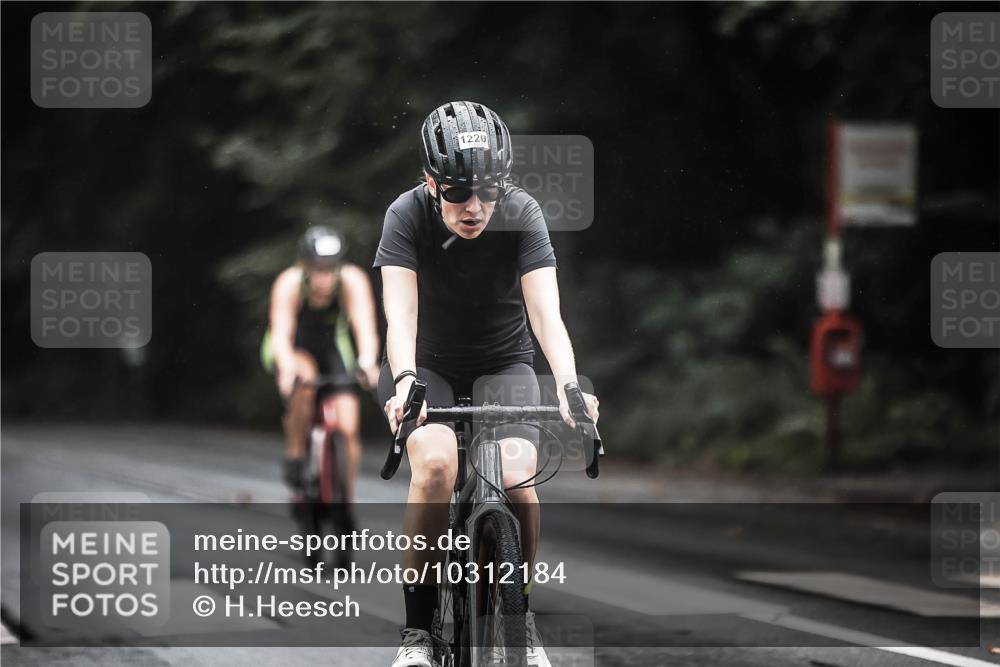 13.09.2026 - Stadtparktriathlon H.Heesch http://msf.ph/oto/10312184 13.09.2026 12:53:17 Radfahren 1102, 1148, 1199, 1220, 1228, 1282, 1298 meine-sportfotos.de