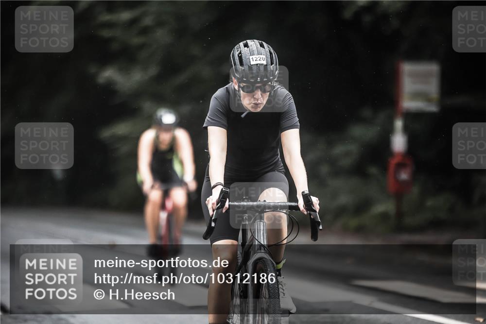 13.09.2026 - Stadtparktriathlon H.Heesch http://msf.ph/oto/10312186 13.09.2026 12:53:17 Radfahren 1102, 1148, 1199, 1220, 1228, 1282, 1298 meine-sportfotos.de