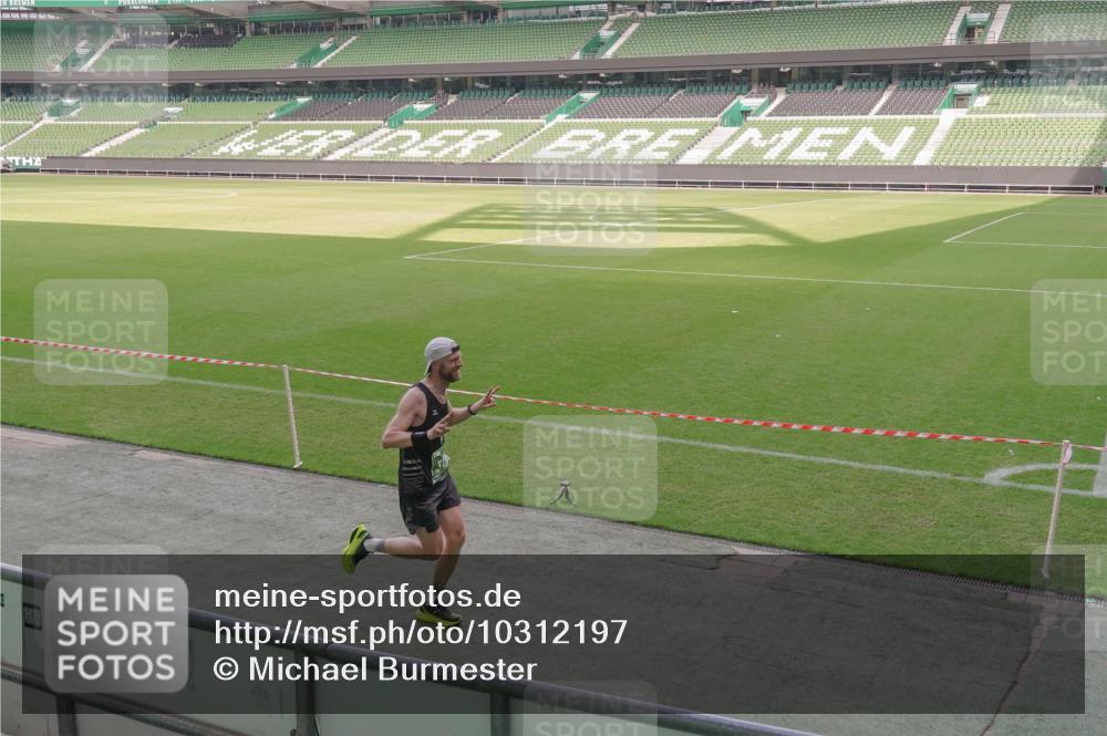 13.09.2026 - 21. swb-Marathon Bremen Michael Burmester http://msf.ph/oto/10312197 13.09.2026 12:47:58 Laufen im Stadion 382, 384, 604, 621, 826, 868, 889, 1349, 1554, 1872, 1925, 2021, 2266, 2538, 2605, 2646, 2844, 2956, 3110, 3118, 3127, 3196, 3242, 3284, 3297, 3424, 3466, 3520, 3794, 3910, 4025, 4236, 4239, 4614, 4712, 4729, 4777, 4808, 4992, 5725, 5803, 5976, 6025, 6053, 6058, 6686, 6708, 6784, 6815, 6951, 7064, 7102, 7399, 7538, 7636, 7803, 7814, 7871, 8060, 8334, 8611, 8621, 8706, 8877, 8973, 8980, 8981, 8983, 9010, 9035, 9061, 9429, 9544, 9689, 9813, 9918, 9934 meine-sportfotos.de
