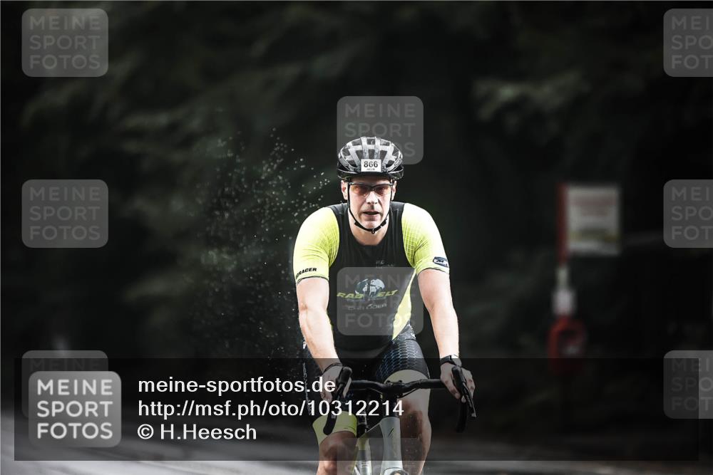 13.09.2026 - Stadtparktriathlon H.Heesch http://msf.ph/oto/10312214 13.09.2026 11:45:54 Radfahren 866, 926 meine-sportfotos.de