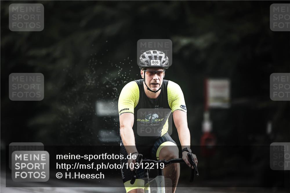 13.09.2026 - Stadtparktriathlon H.Heesch http://msf.ph/oto/10312219 13.09.2026 11:45:54 Radfahren 866, 926 meine-sportfotos.de