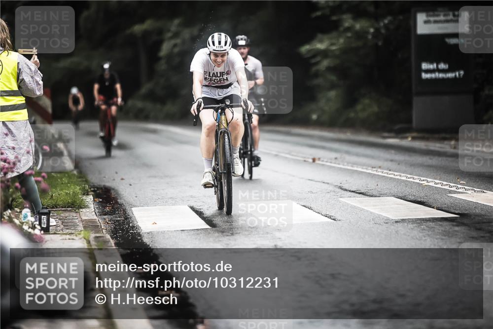 13.09.2026 - Stadtparktriathlon H.Heesch http://msf.ph/oto/10312231 13.09.2026 12:53:20 Radfahren 1102, 1199, 1220, 1228, 1282, 1298 meine-sportfotos.de