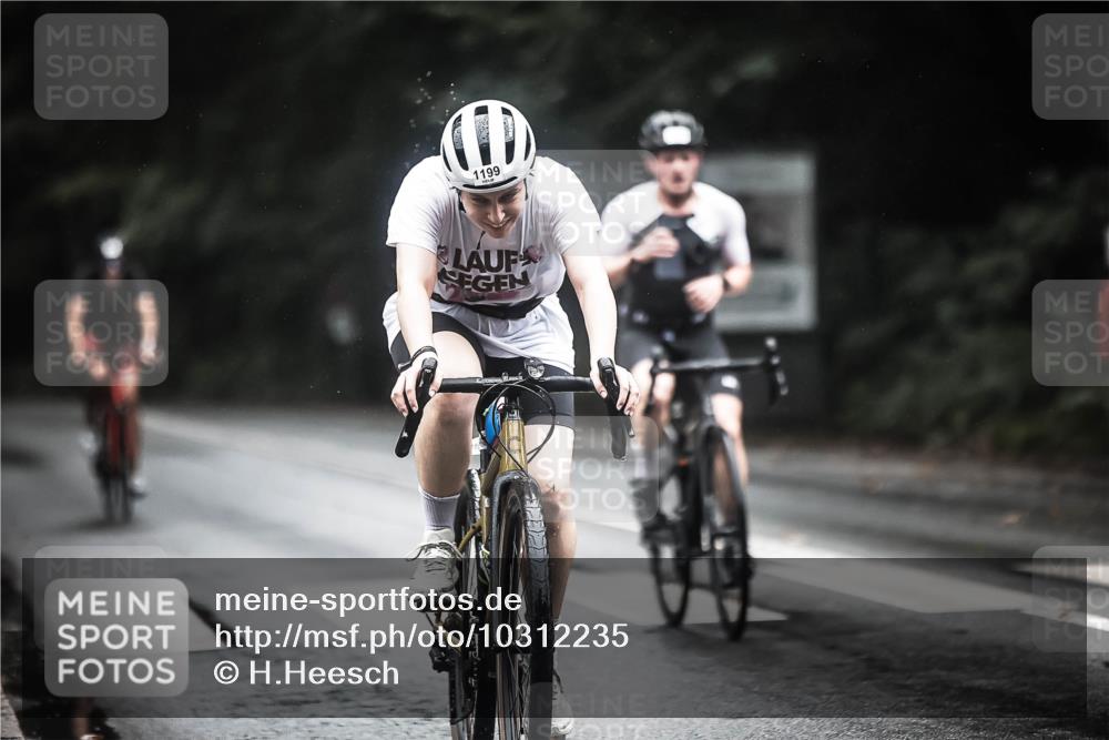 13.09.2026 - Stadtparktriathlon H.Heesch http://msf.ph/oto/10312235 13.09.2026 12:53:21 Radfahren 1199, 1220, 1228, 1282, 1298 meine-sportfotos.de