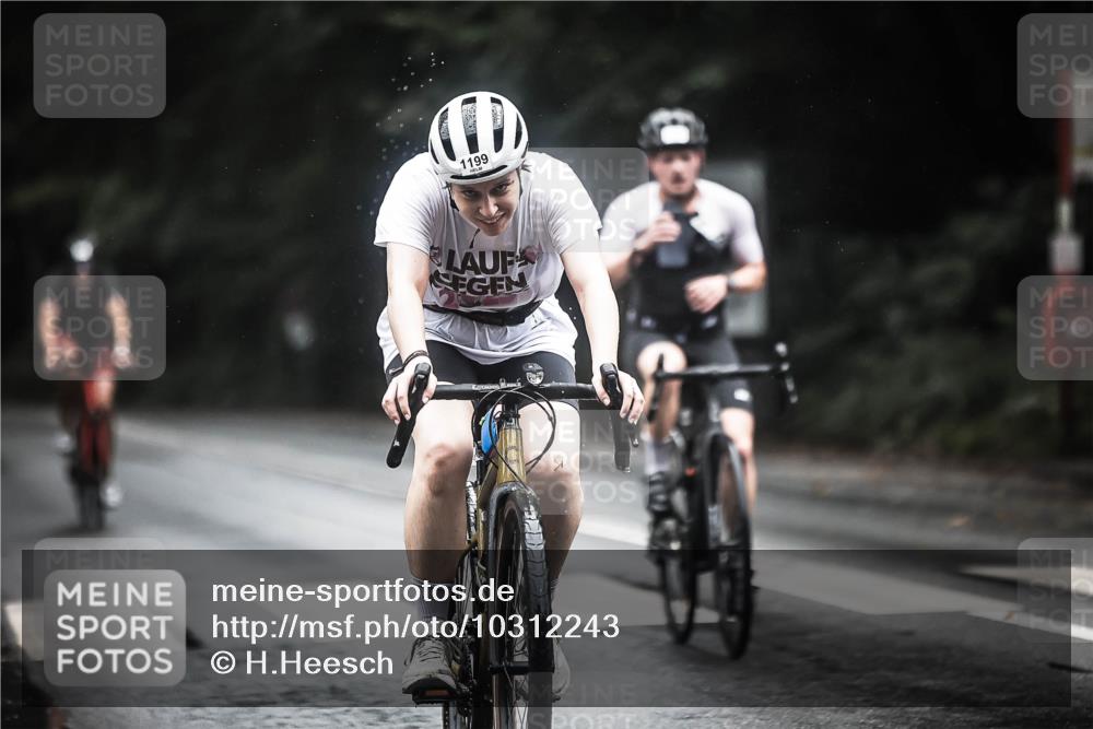 13.09.2026 - Stadtparktriathlon H.Heesch http://msf.ph/oto/10312243 13.09.2026 12:53:21 Radfahren 1199, 1220, 1228, 1282, 1298 meine-sportfotos.de