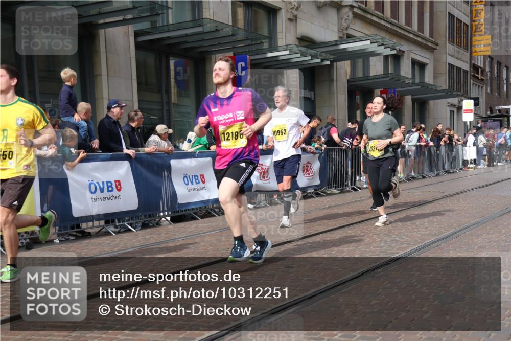 13.09.2026 - 21. swb-Marathon Bremen Strokosch-Dieckow http://msf.ph/oto/10312251 13.09.2026 10:55:38 Ziel 10243, 10298, 10374, 10690, 10703, 10949, 10952, 11219, 11510, 11790, 11972, 12061, 12108, 12143, 12476, 12484, 13565, 10203, 10256, 10297, 10379, 10423, 10529, 10550, 10725, 10788, 10809, 10881, 11377, 11414, 11510, 11557, 11748, 11862, 11941, 11975, 11977, 12030, 12125, 12150, 12188, 12218, 12258, 12348 meine-sportfotos.de