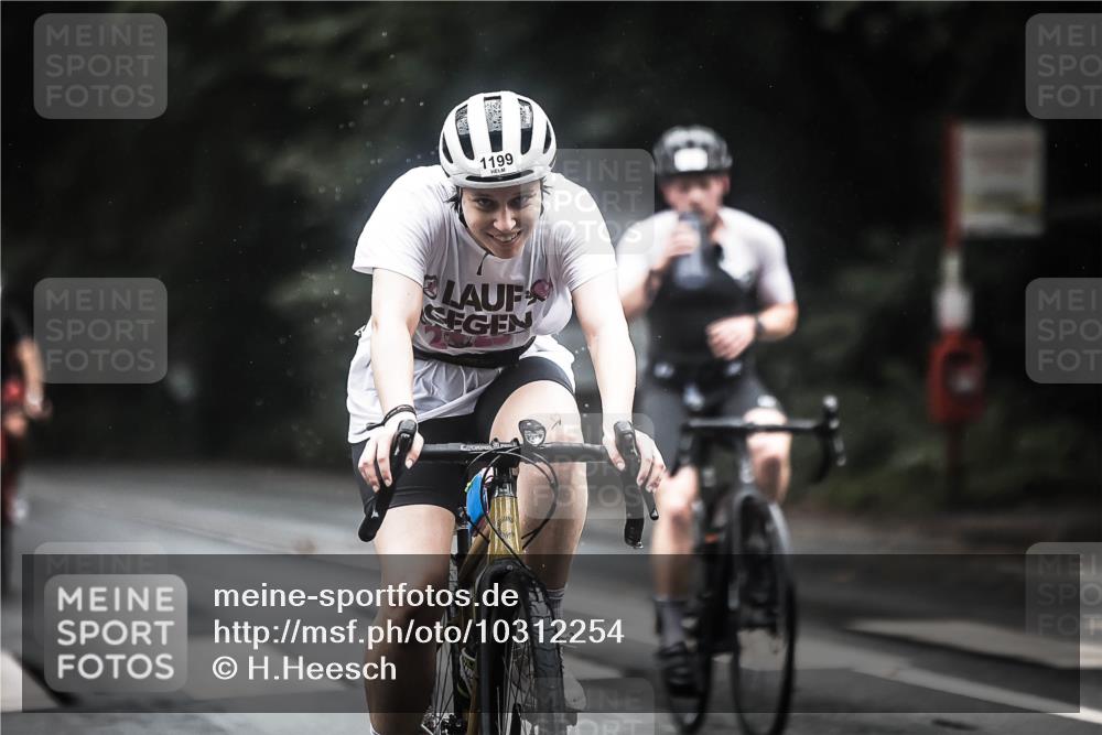 13.09.2026 - Stadtparktriathlon H.Heesch http://msf.ph/oto/10312254 13.09.2026 12:53:21 Radfahren 1199, 1220, 1228, 1282, 1298 meine-sportfotos.de