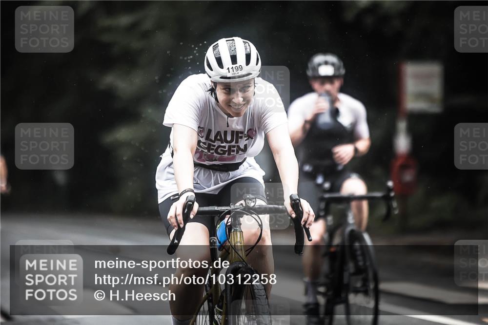 13.09.2026 - Stadtparktriathlon H.Heesch http://msf.ph/oto/10312258 13.09.2026 12:53:22 Radfahren 1199, 1220, 1228, 1282, 1298 meine-sportfotos.de