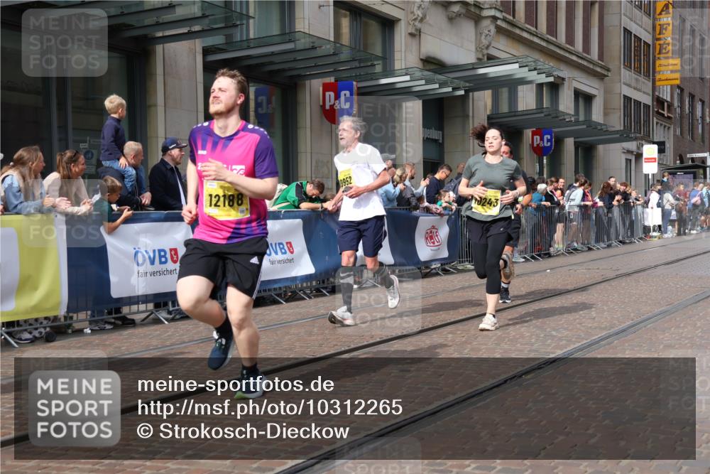 13.09.2026 - 21. swb-Marathon Bremen Strokosch-Dieckow http://msf.ph/oto/10312265 13.09.2026 10:55:38 Ziel 10243, 10298, 10374, 10690, 10703, 10949, 10952, 11219, 11510, 11790, 11972, 12061, 12108, 12143, 12476, 12484, 13565, 10203, 10256, 10297, 10379, 10423, 10529, 10550, 10725, 10788, 10809, 10881, 11377, 11414, 11510, 11557, 11748, 11862, 11941, 11975, 11977, 12030, 12125, 12150, 12188, 12218, 12258, 12348 meine-sportfotos.de