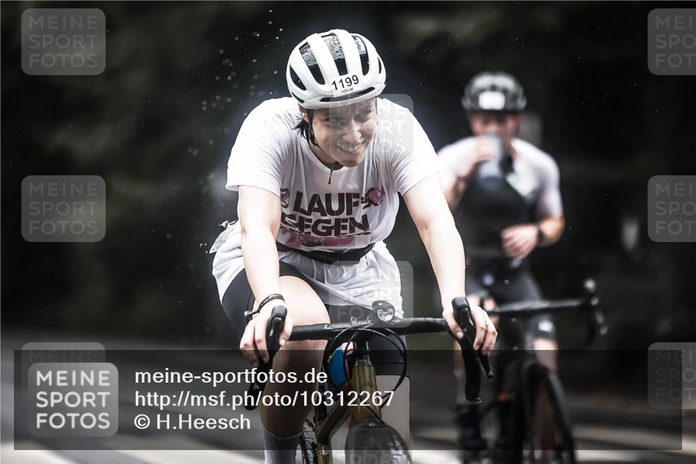 13.09.2026 - Stadtparktriathlon H.Heesch http://msf.ph/oto/10312267 13.09.2026 12:53:22 Radfahren 1199, 1220, 1228, 1282, 1298 meine-sportfotos.de