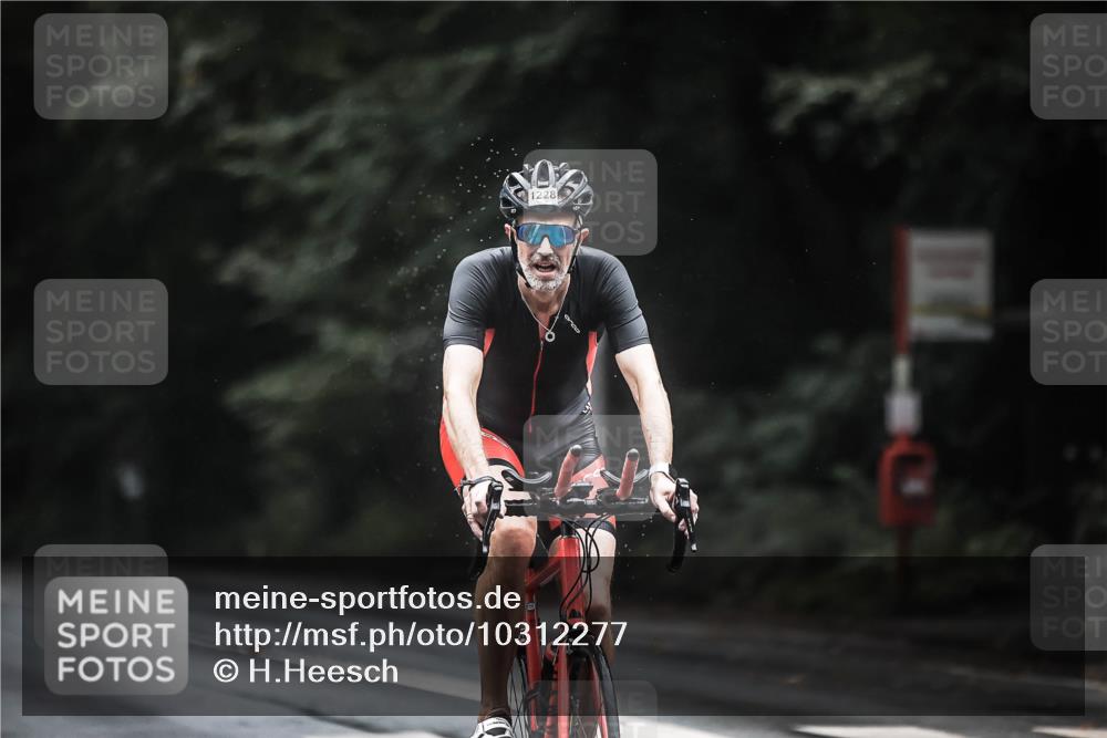 13.09.2026 - Stadtparktriathlon H.Heesch http://msf.ph/oto/10312277 13.09.2026 12:53:24 Radfahren 1199, 1228, 1254, 1282, 1298 meine-sportfotos.de