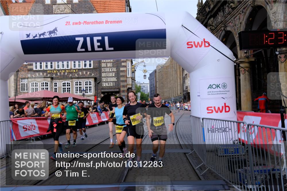 13.09.2026 - 21. swb-Marathon Bremen Tim E. http://msf.ph/oto/10312283 13.09.2026 10:54:05 Ziel 10141, 10174, 10227, 10255, 10478, 10579, 10684, 10685, 10708, 10838, 10905, 11206, 11489, 11502, 11596, 11950, 12075, 12244, 12331, 12341, 12405, 12492, 12515, 13597 meine-sportfotos.de