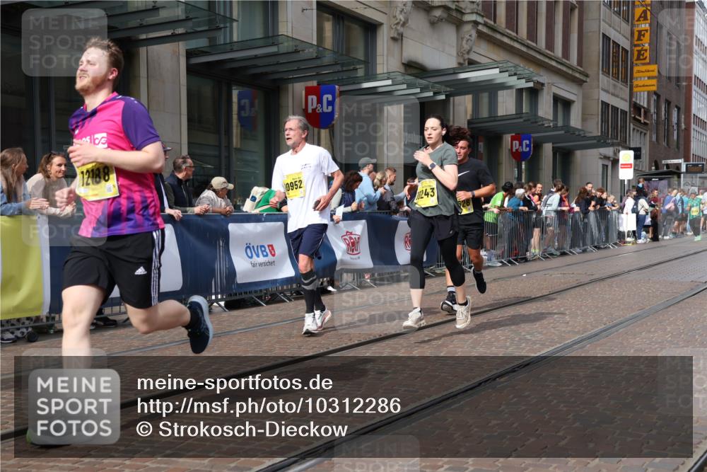 13.09.2026 - 21. swb-Marathon Bremen Strokosch-Dieckow http://msf.ph/oto/10312286 13.09.2026 10:55:39 Ziel 10243, 10298, 10365, 10374, 10690, 10703, 10949, 10952, 10957, 11219, 11790, 11972, 12061, 12108, 12143, 12476, 12484, 13565, 10203, 10243, 10256, 10297, 10379, 10423, 10529, 10550, 10725, 10788, 10809, 10881, 11377, 11414, 11510, 11557, 11748, 11862, 11941, 11975, 11977, 12030, 12125, 12150, 12188, 12218, 12258, 12348 meine-sportfotos.de
