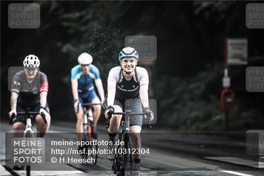 13.09.2026 - Stadtparktriathlon H.Heesch http://msf.ph/oto/10312304 13.09.2026 11:46:06 Radfahren 724, 733, 788, 803, 824, 871, 874, 907 meine-sportfotos.de
