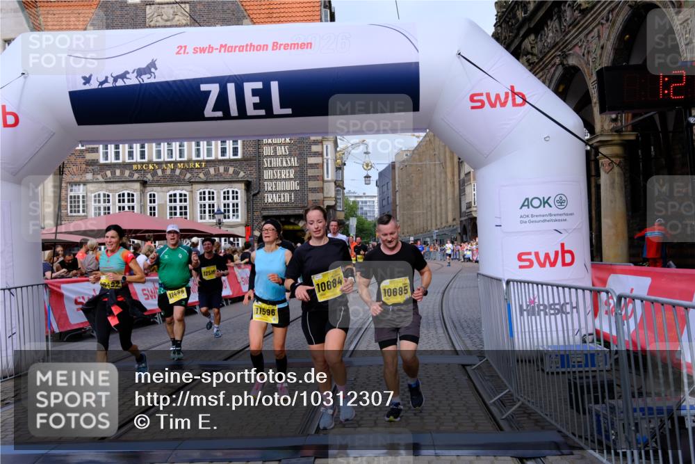 13.09.2026 - 21. swb-Marathon Bremen Tim E. http://msf.ph/oto/10312307 13.09.2026 10:54:06 Ziel 10141, 10174, 10227, 10255, 10478, 10579, 10684, 10685, 10708, 10838, 10905, 11206, 11489, 11502, 11596, 11950, 12075, 12244, 12331, 12341, 12405, 12492, 12515, 13597 meine-sportfotos.de