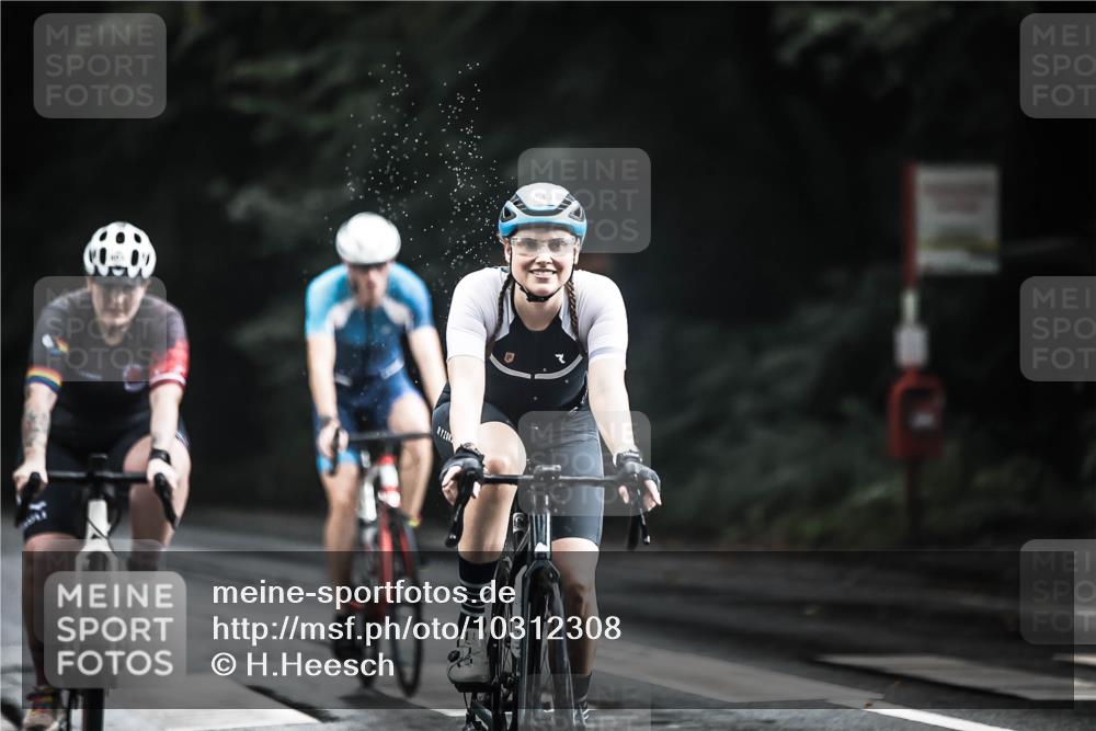 13.09.2026 - Stadtparktriathlon H.Heesch http://msf.ph/oto/10312308 13.09.2026 11:46:06 Radfahren 724, 733, 788, 803, 824, 871, 874, 907 meine-sportfotos.de