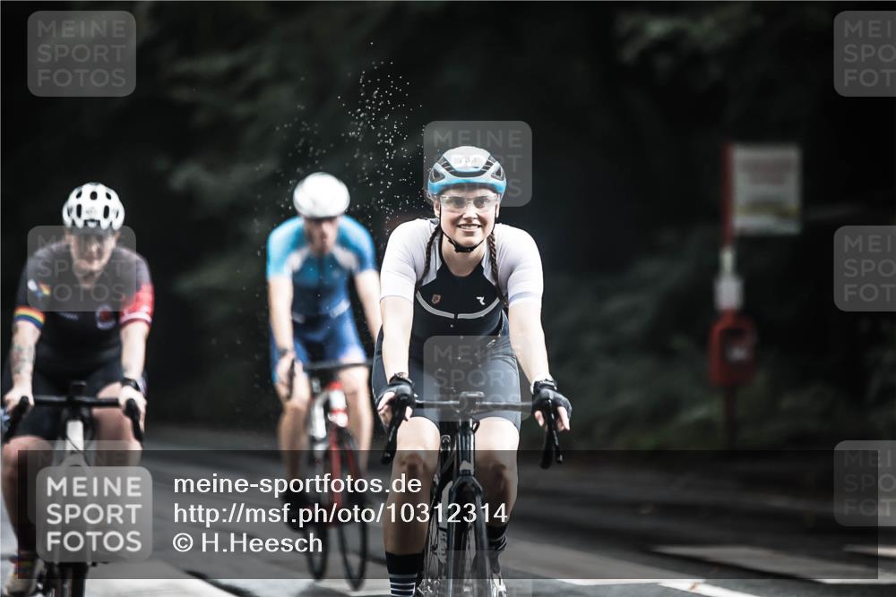 13.09.2026 - Stadtparktriathlon H.Heesch http://msf.ph/oto/10312314 13.09.2026 11:46:06 Radfahren 724, 733, 788, 803, 824, 871, 874, 907 meine-sportfotos.de