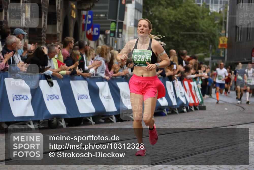 13.09.2026 - 21. swb-Marathon Bremen Strokosch-Dieckow http://msf.ph/oto/10312328 13.09.2026 13:04:40 Ziel 650, 744, 1860, 3284, 3424, 4110, 4239, 6815, 7871, 9813, 1712, 2646, 5283, 5674, 6708, 7538, 7814, 8054, 9306, 9495, 9689, 13187 meine-sportfotos.de