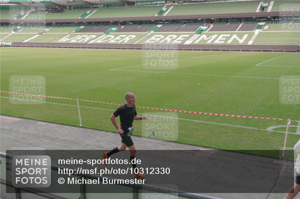 13.09.2026 - 21. swb-Marathon Bremen Michael Burmester http://msf.ph/oto/10312330 13.09.2026 12:48:10 Laufen im Stadion 382, 384, 572, 621, 826, 868, 889, 1349, 1554, 1872, 1925, 2266, 2538, 2605, 2646, 2844, 2956, 3110, 3118, 3127, 3196, 3242, 3276, 3284, 3297, 3424, 3466, 3520, 3794, 3910, 4025, 4082, 4239, 4614, 4712, 4729, 4732, 4808, 4992, 5424, 5517, 5725, 5803, 5976, 6025, 6053, 6058, 6686, 6708, 6784, 6815, 6951, 7064, 7102, 7399, 7538, 7636, 7803, 7814, 7871, 7876, 8060, 8334, 8611, 8621, 8706, 8877, 8973, 8980, 8981, 9010, 9035, 9061, 9429, 9689, 9813, 9918, 9934, 13091 meine-sportfotos.de