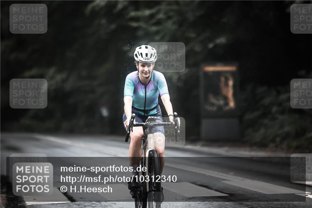 13.09.2026 - Stadtparktriathlon H.Heesch http://msf.ph/oto/10312340 13.09.2026 12:53:36 Radfahren 1280 meine-sportfotos.de